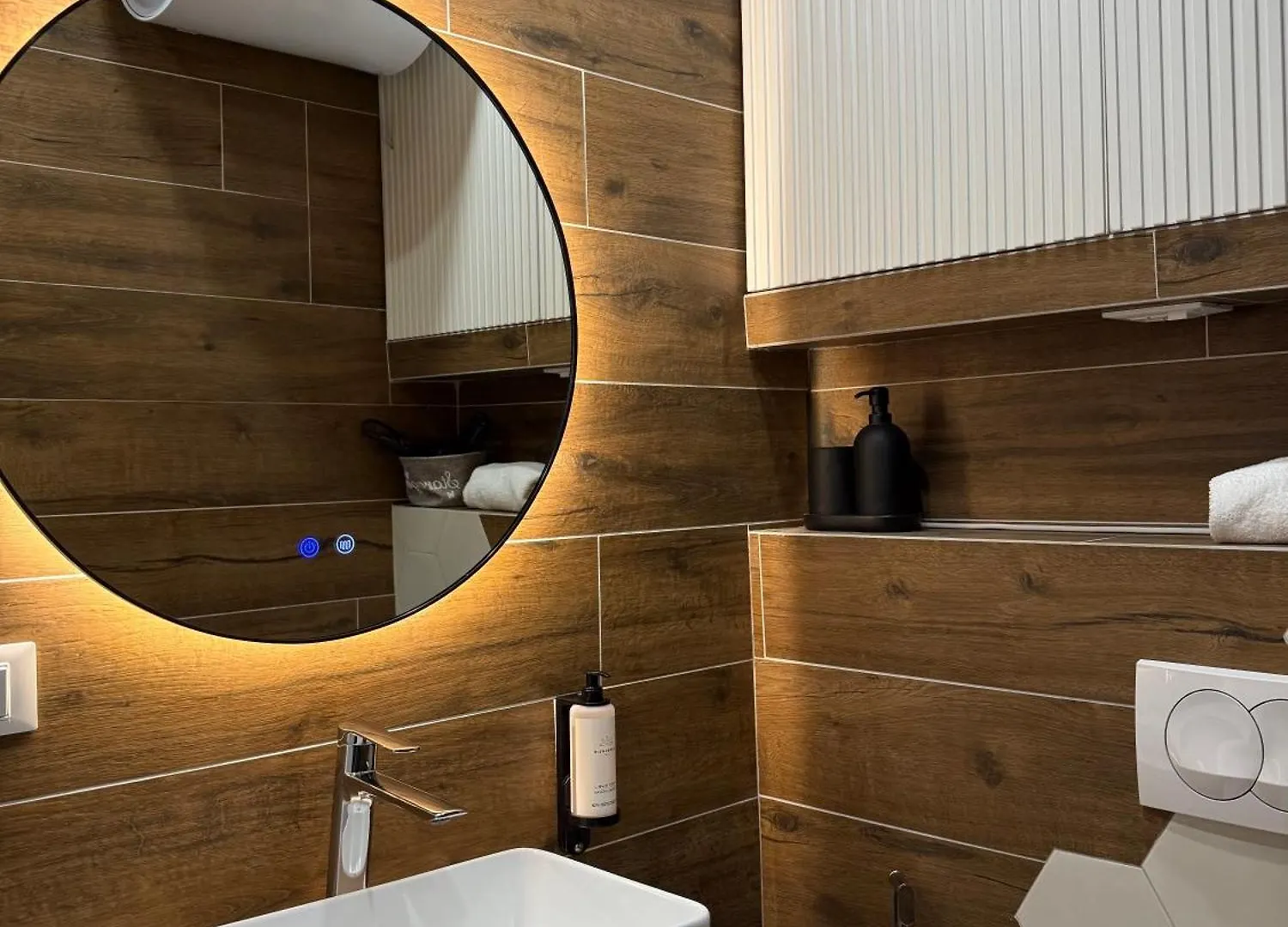 4Seasonsgea , Studio Apartment In Heart Of Tirana